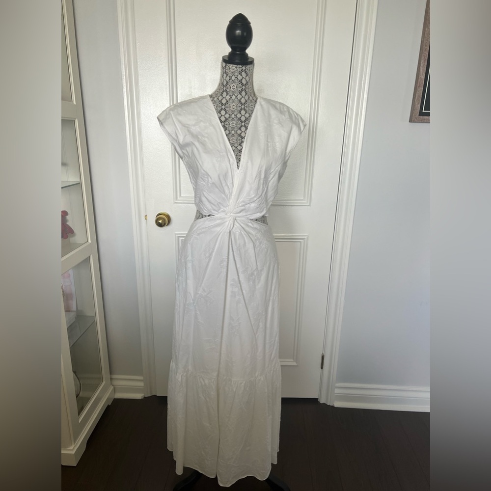 Elegant White Maxi Dress